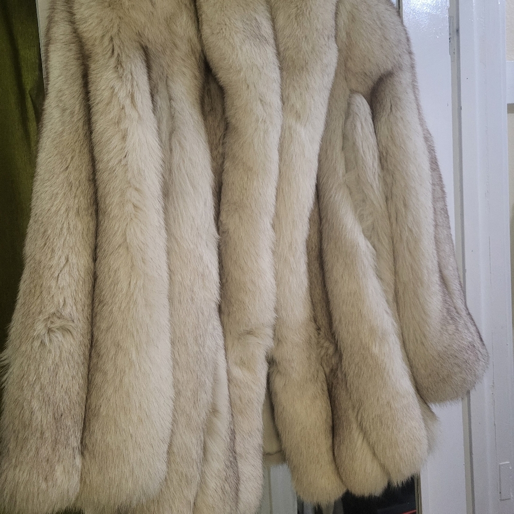 Elegant Blue Fox Fur Coat